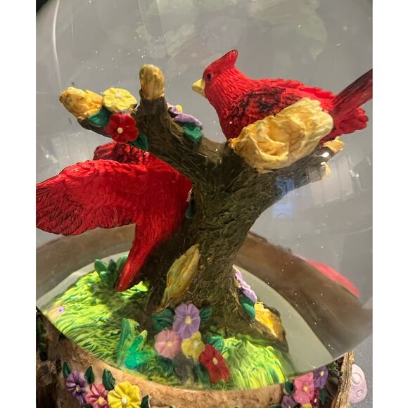 Herco Cardinal Everything Is Beautiful Snow Globe - Picture 4 of 5